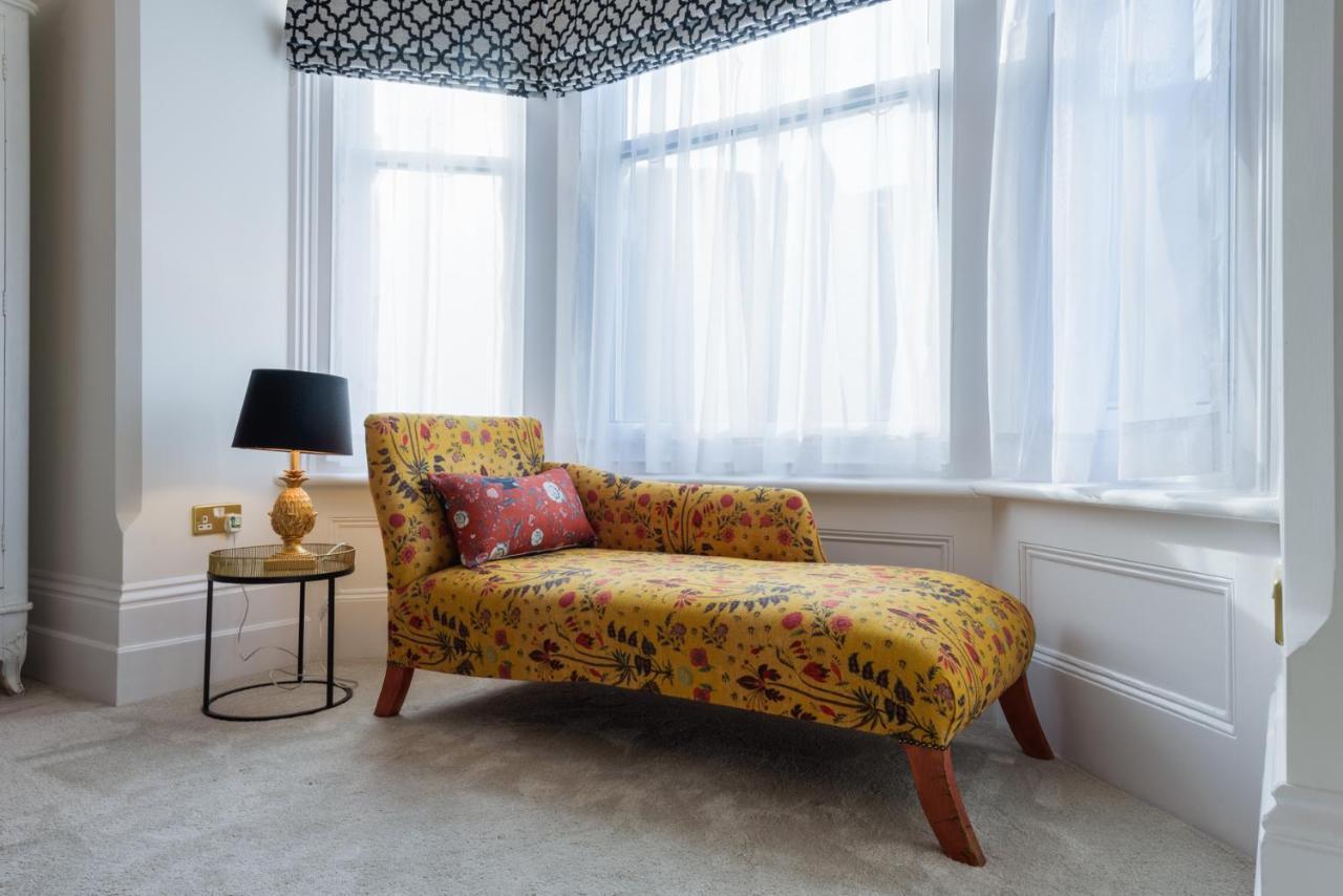פורטסמות' The Clarence Boutique Rooms מראה חיצוני תמונה